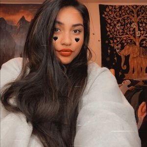 Meet your Posher, Damaris